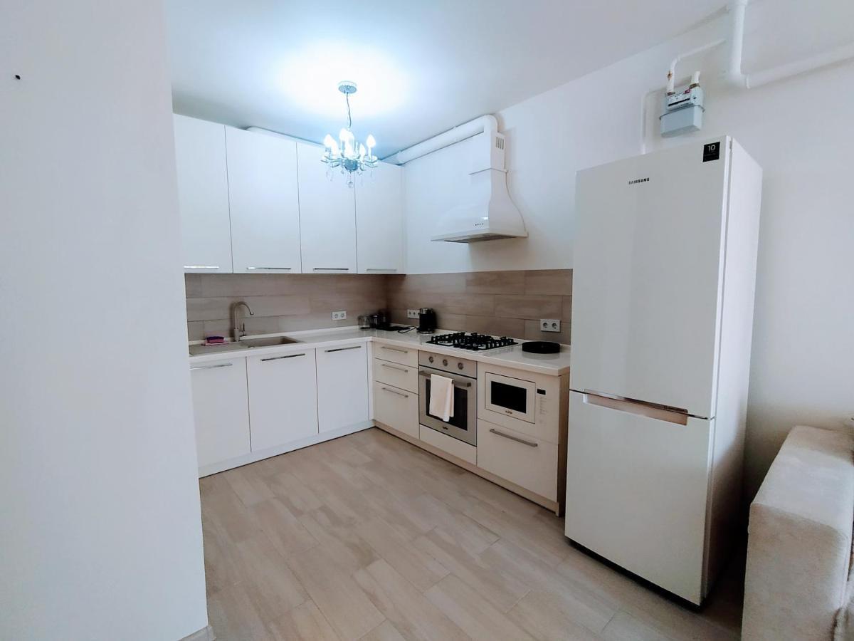 Vanilla Vip Apartment リヴィウ エクステリア 写真