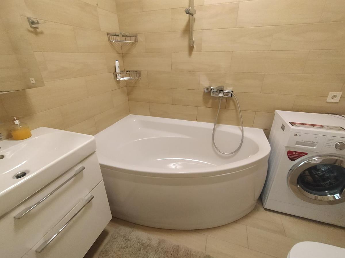 Vanilla Vip Apartment リヴィウ エクステリア 写真