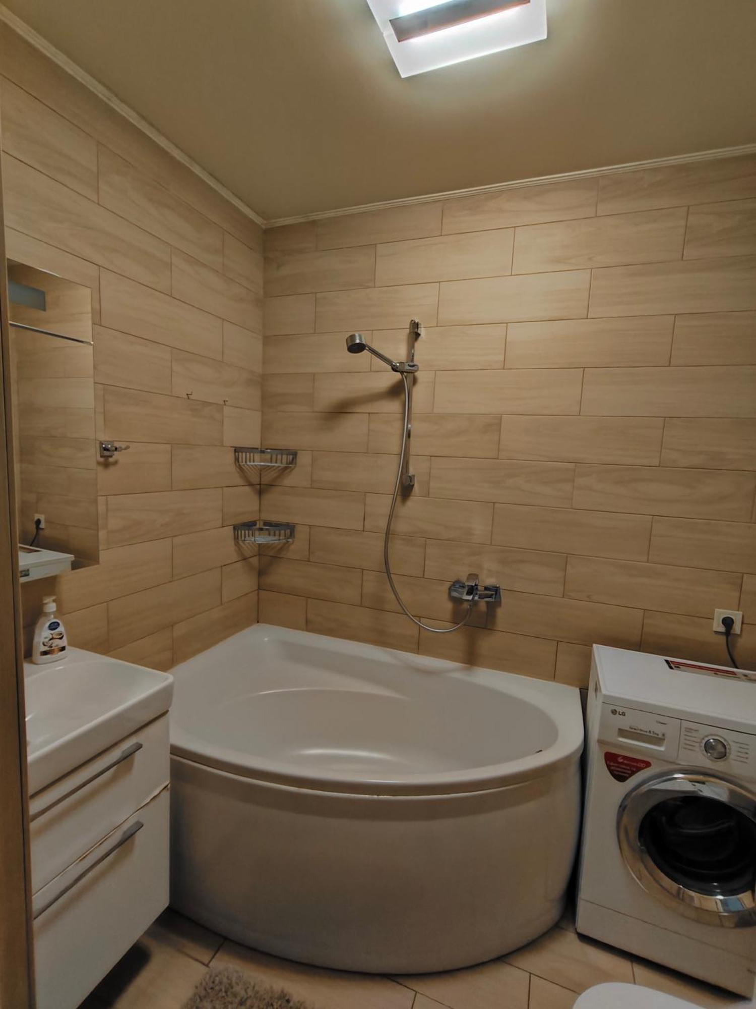 Vanilla Vip Apartment リヴィウ エクステリア 写真